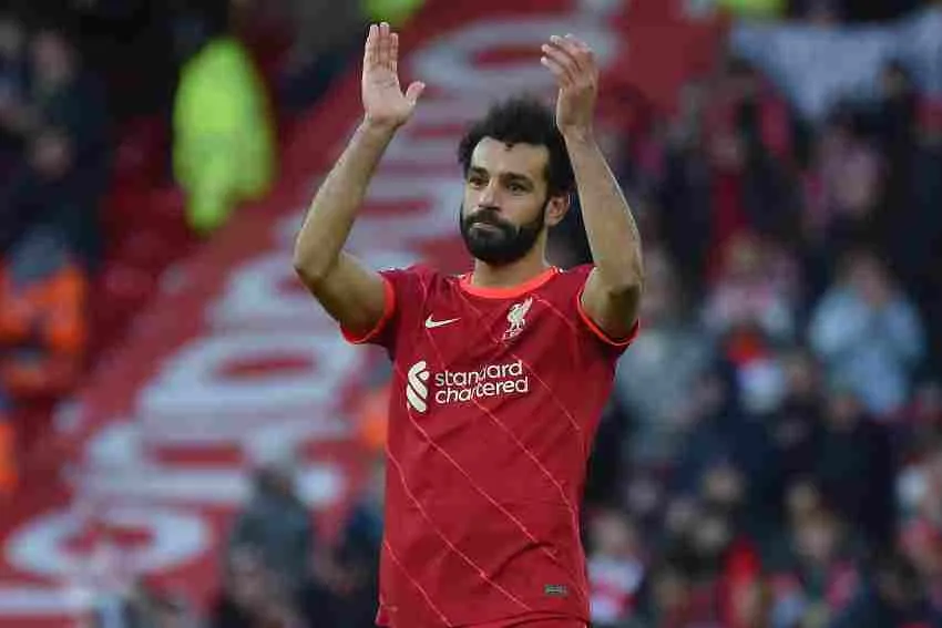 Mo Salah celebrando el triunfo de Liverpool