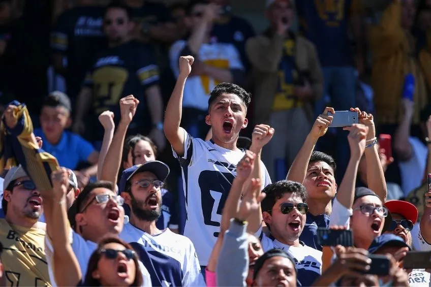 Afición de Pumas en el Olímpico Universitario