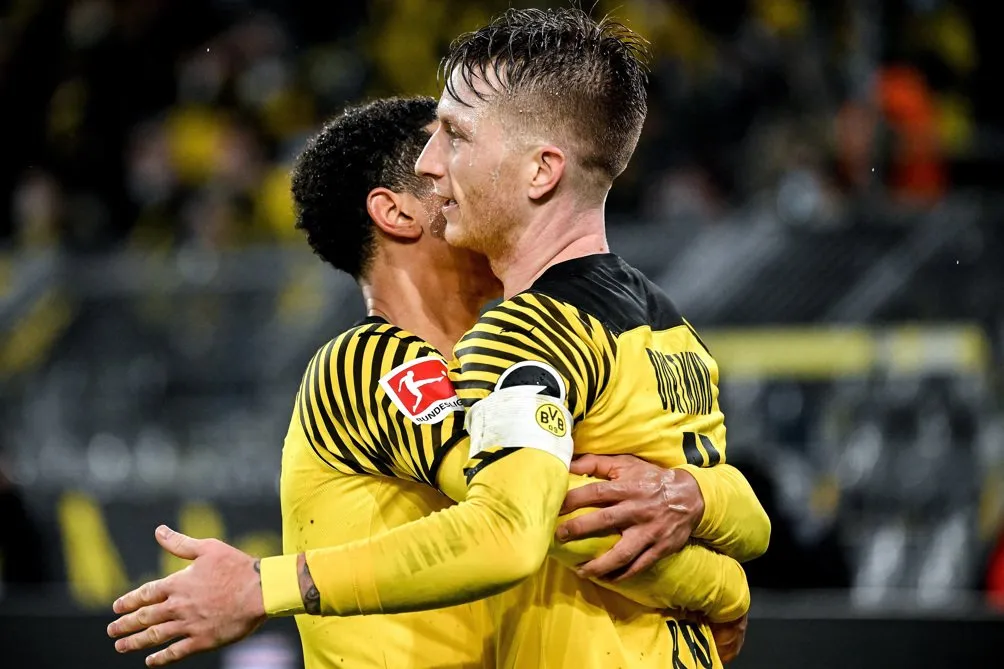 Reus en festejo del quinto gol