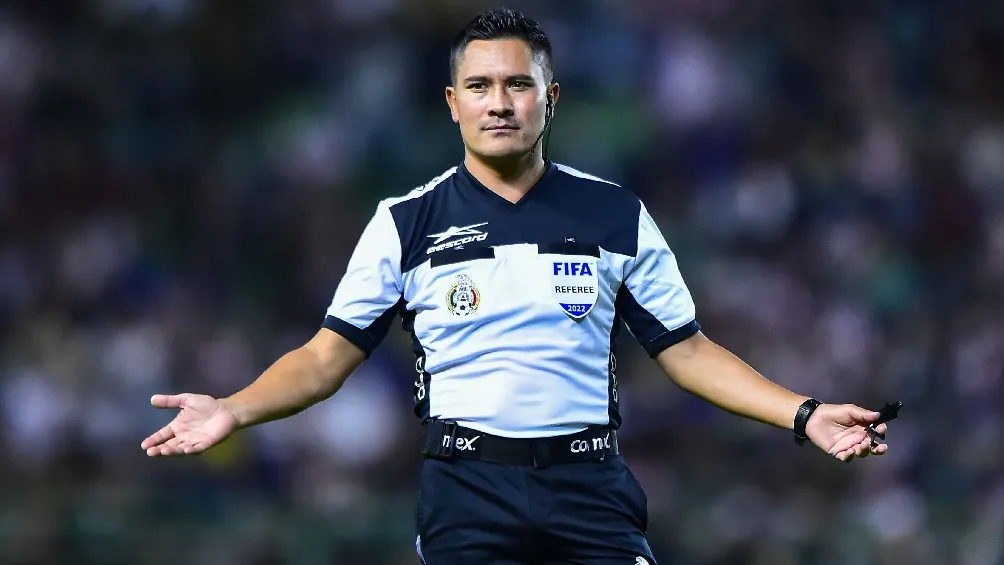 Fernando Guerrero durante partido de la Liga MX entre León y Chivas