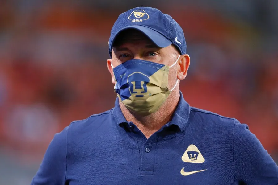 Andrés Lillini durante un partido con Pumas