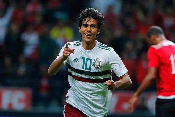 El delantero festeja un gol