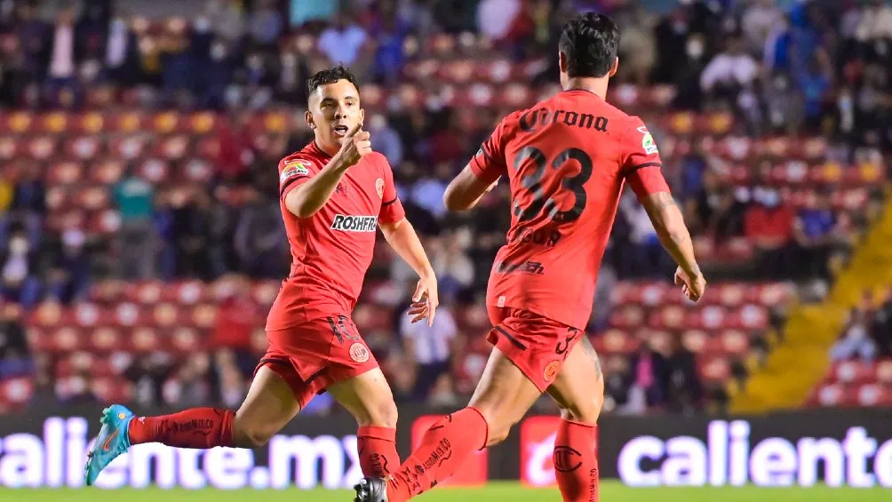 Leo Fernández celebrando anotación con Toluca ante Querétaro