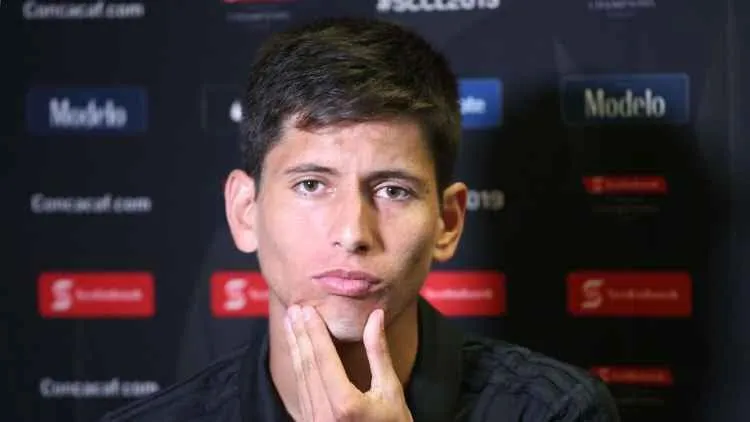 Jürgen Damm en conferencia de prensa