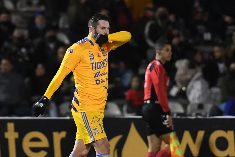 André-Pierre Gignac festejando un gol vs Juárez