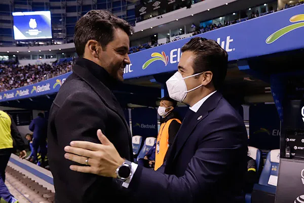 Leaño y Larcamón previo a un partido