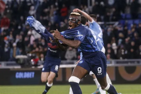 Osimhen en festejo con Napoli