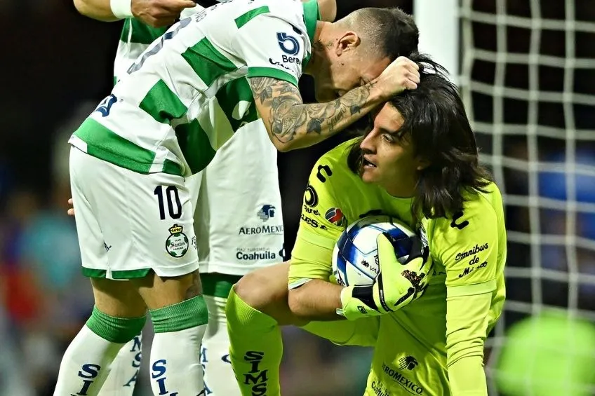 IMAGO7 Carlos Acevedo tras atajar el penal