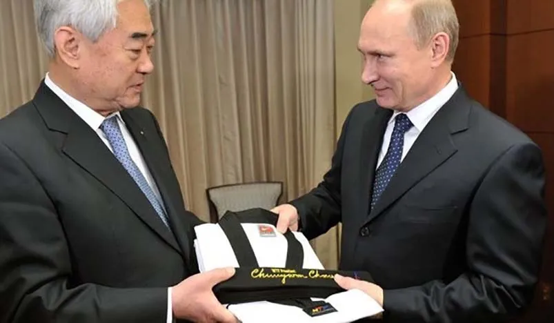 Cinturón negro honrífico de la WT a Putin