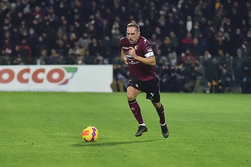 TWITTER @lequipe Frank Ribery, en un partido con el Salernitana