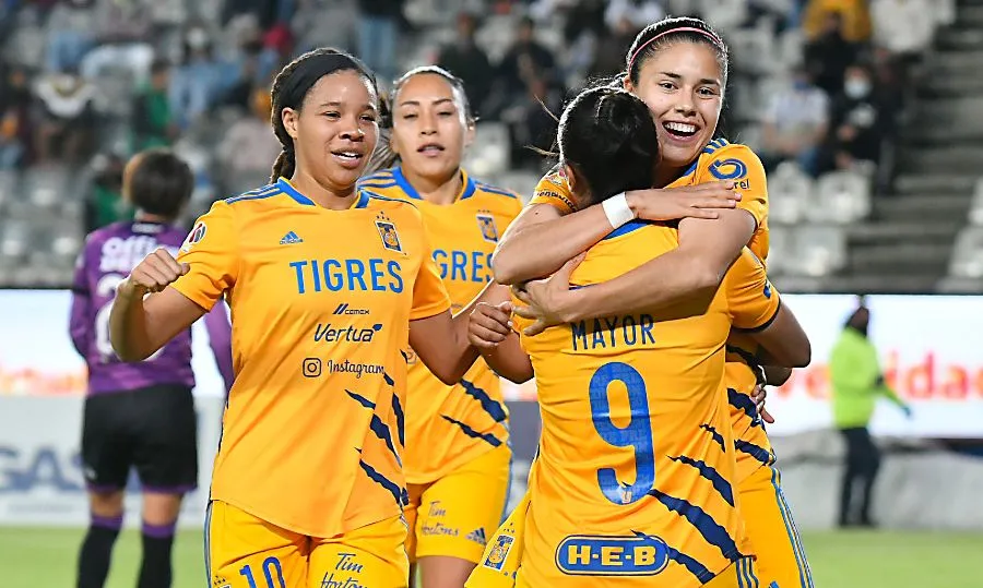 Compañers celebra con Mayor