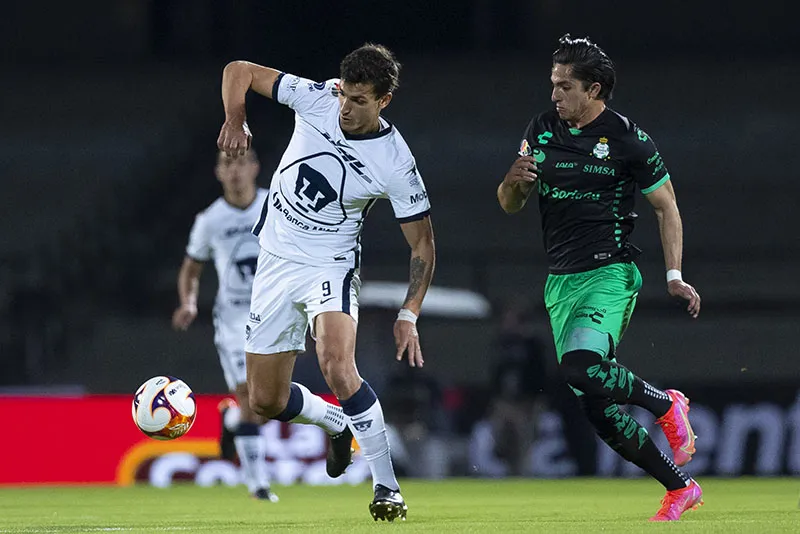 Dinenno y Cervantes en un duelo en CU