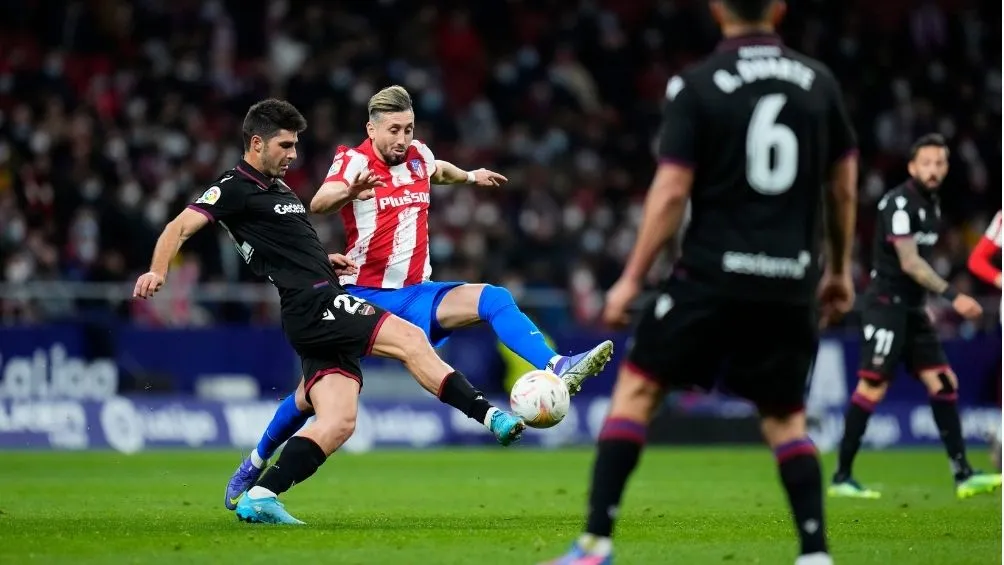 Herrera en un partido con el Atlético