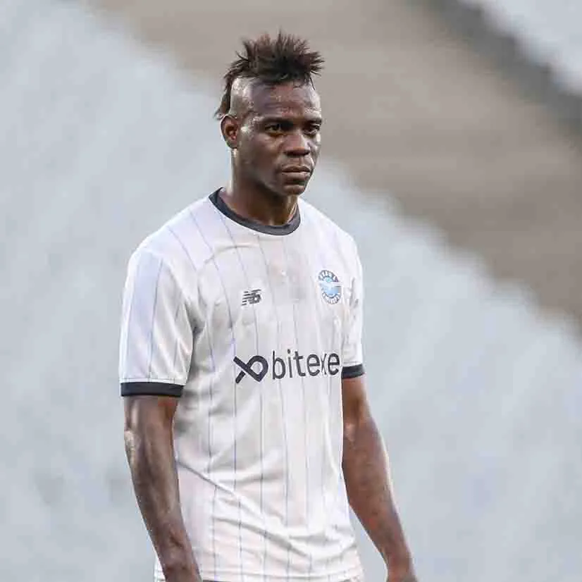 Balotelli, en un partido con el Adana Demirspor