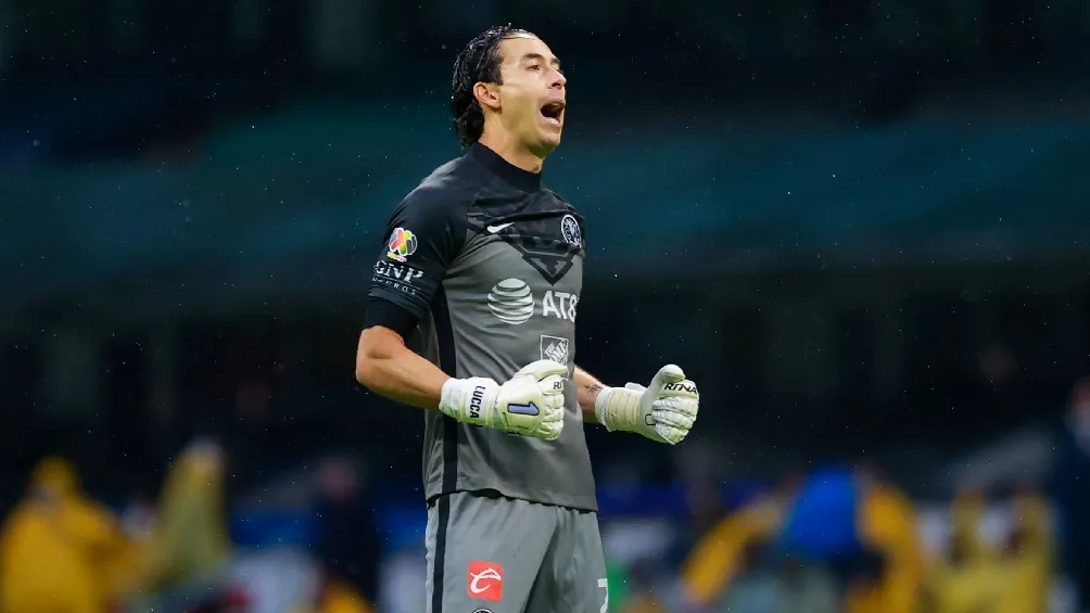 Óscar Jiménez festejando gol del América en partido de la Liga MX