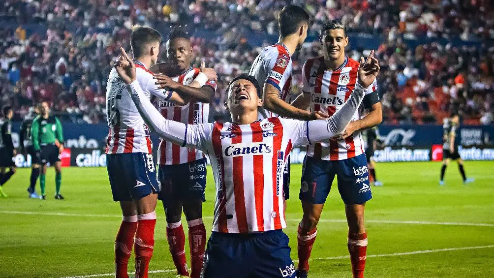 Jugadores del San Luis festejando anotación de Ramón Juárez