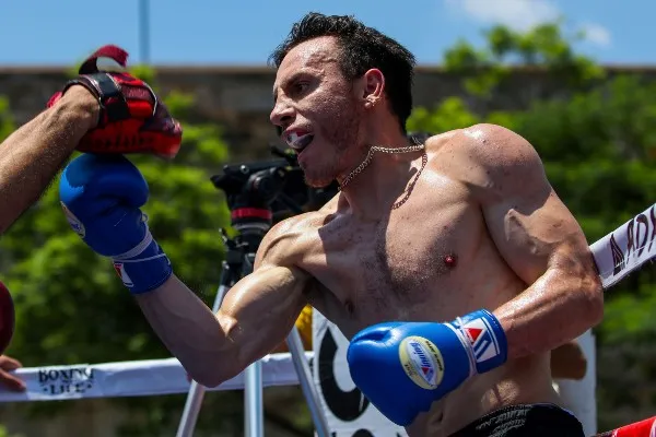 Omar Chávez durante entrenamiento en 2021