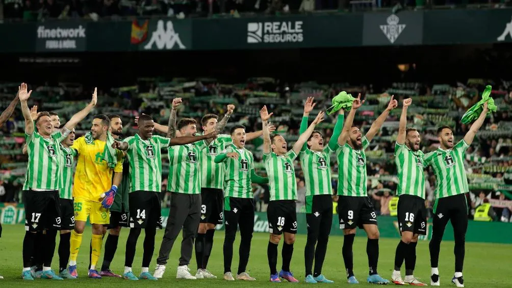 EFE Jugadores del Real Betis festejando pase a la Final de la Copa del Rey