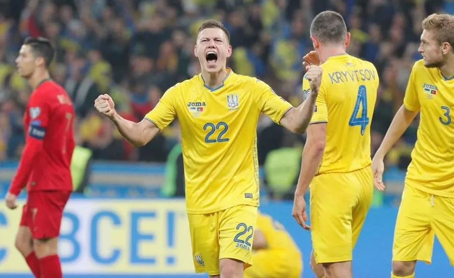 Ucranianos celebran triunfo ante Portugal