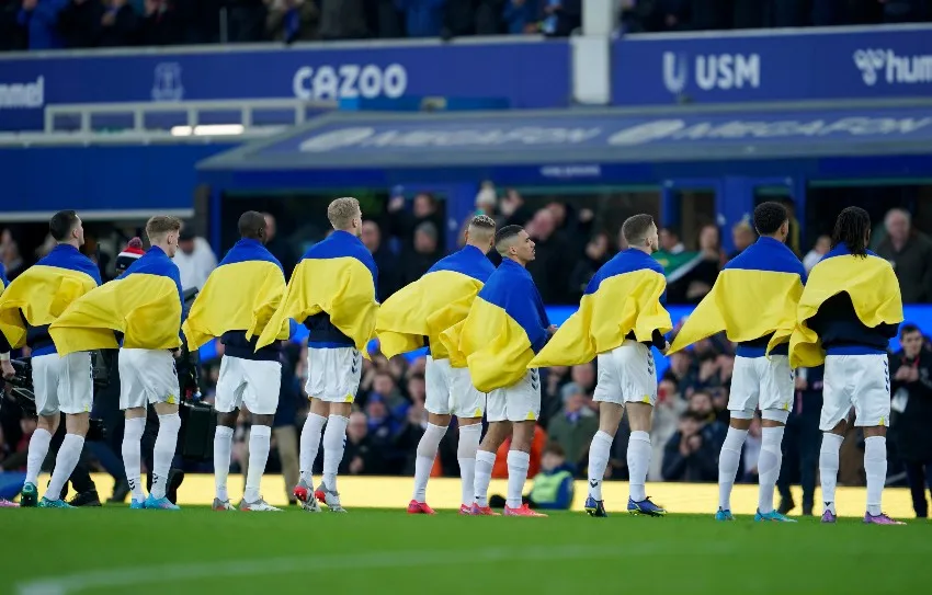 Premier League en los protocolos en contra de la Guerra