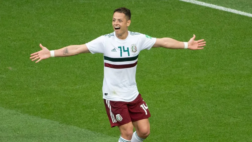 IMAGO7 Chicharito Hernández festejando gol con la Selección Mexicana