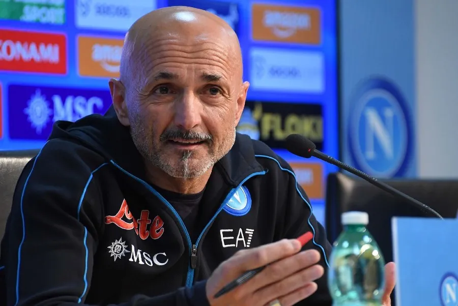 Luciano Spaletti en conferencia