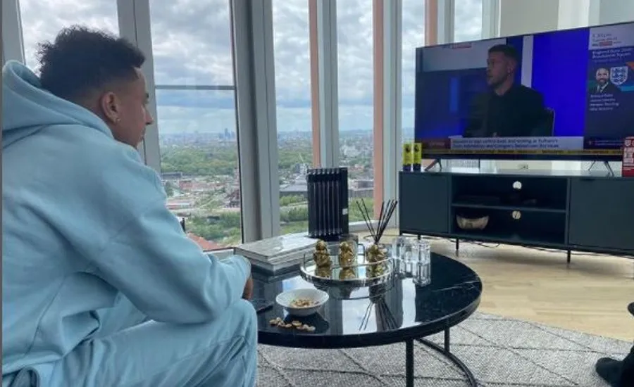 INSTAGRAM @jesselingard El futbolista dentro de su hogar