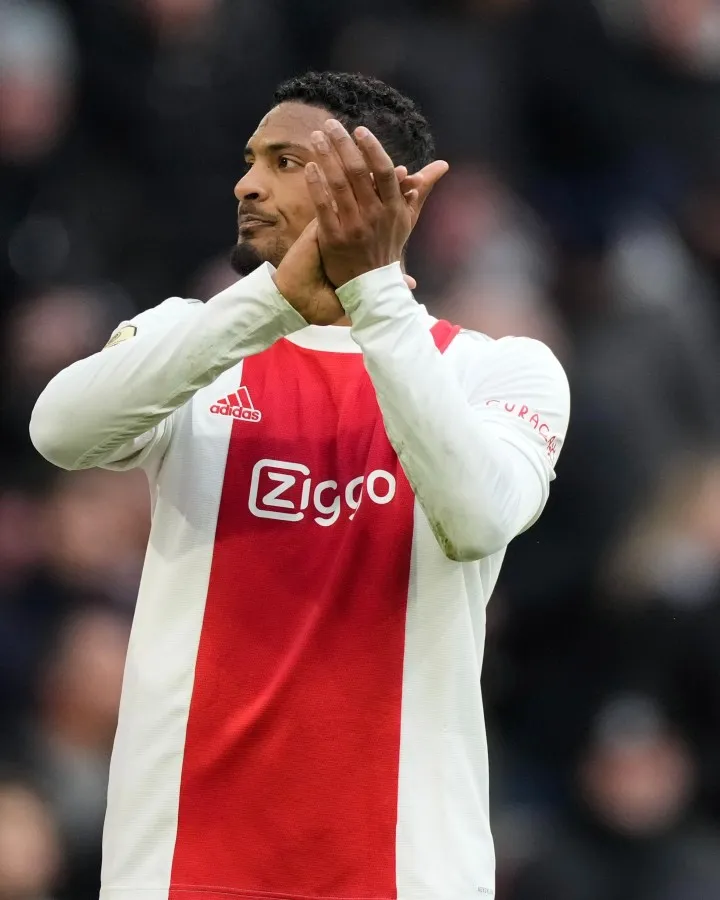 Sebastien Haller en victoria del Ajax