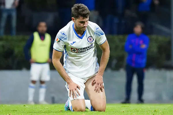 Santiago Giménez se lamenta en el Cruz Azul vs Puebla