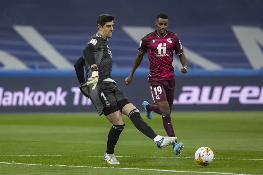 Courtois en un partido con el Madrid