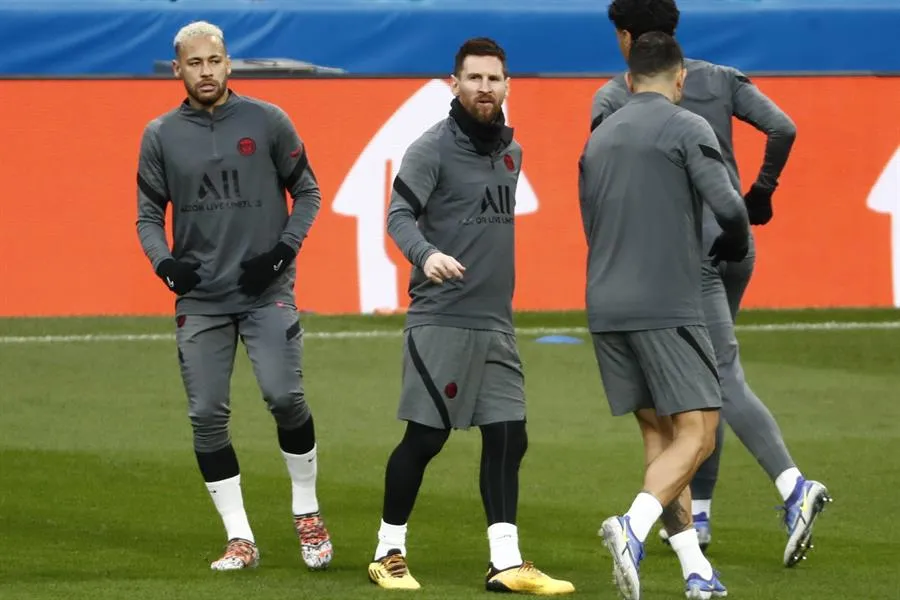 Neymar y Messi en entrenamiento con el PSG