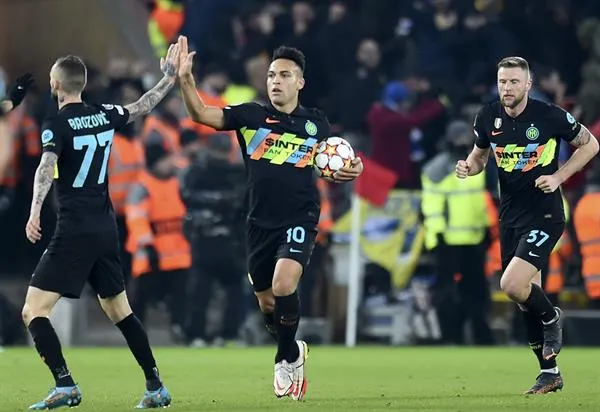 Lautaro Martínez tras anotar con el Inter