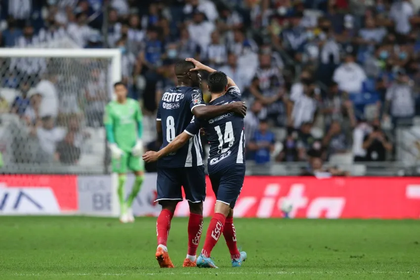 Campbell celebrando su gol vs América