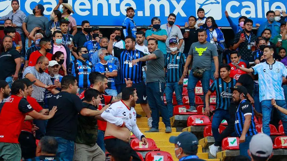 Trifulca en el Estadio Corregidora entre aficionados de Querétaro y Atlas