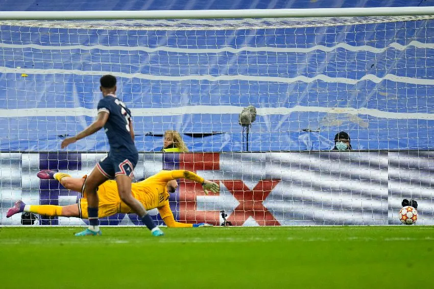 Donnarumma en el segundo gol del Madrid