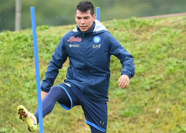 Chucky Lozano durante un entrenamiento