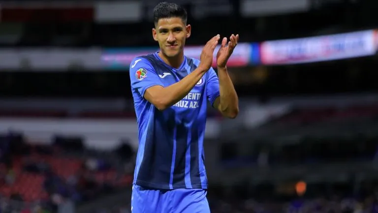Antuna aplaude una acción de Cruz Azul