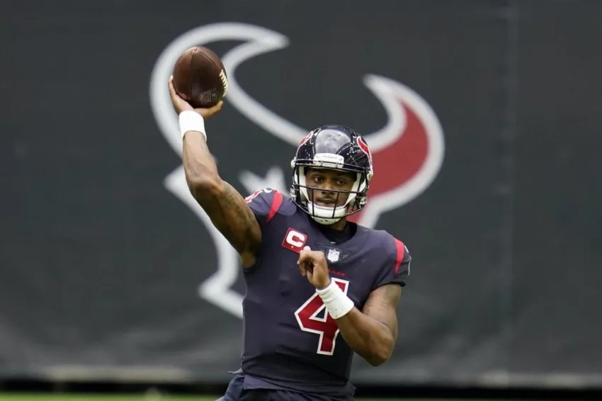 AP Deshaun Watson en un entrenamiento de los Texans
