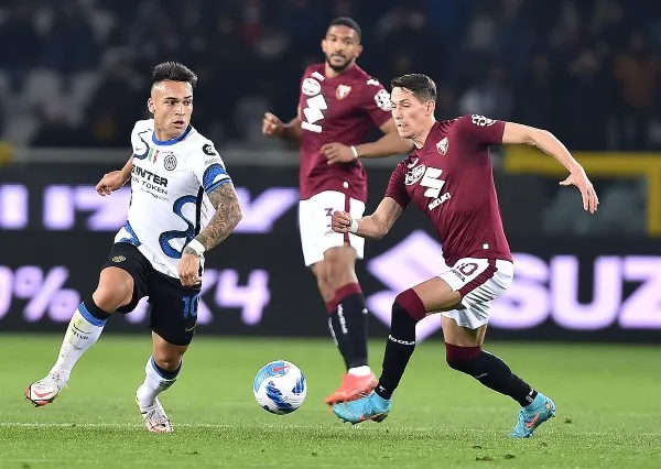 EFE Lautaro Martínez en acción contra el Torino