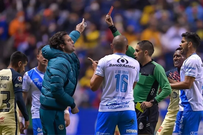 Santiago Solari siendo expulsado