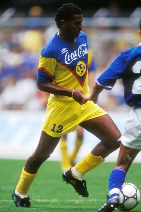 Antonio Carlos Santos en su época de jugador