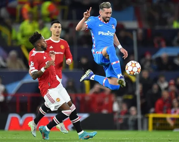 EFE Héctor Herrera en acción de Champions League