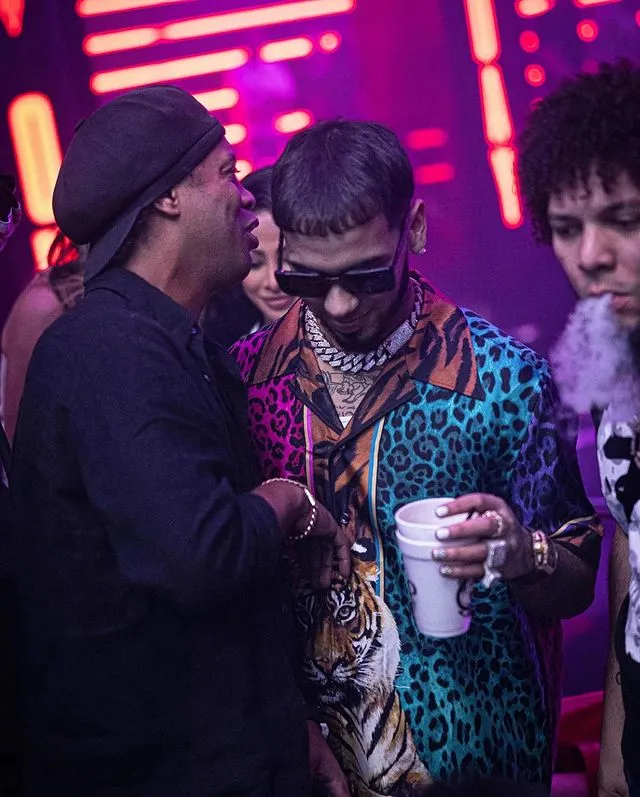 Ronaldinho y Anuel AA en Liv Miami