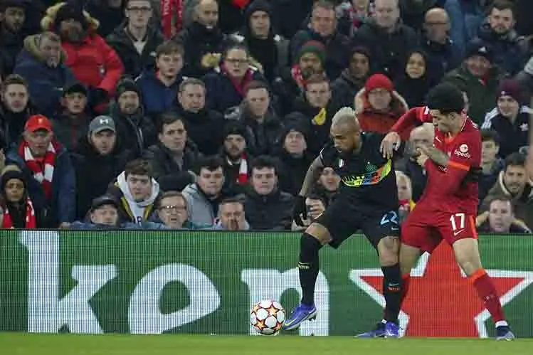 Vidal contra el Liverpool en la Champions League