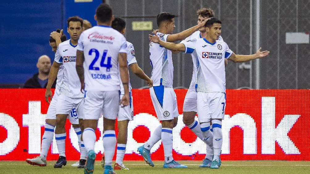 Jugadores de Cruz Azul festejando gol de Uriel Antuna ante Montréal FC
