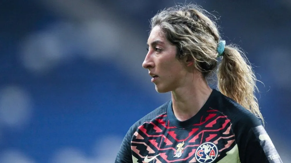 Orejel en un partido con América