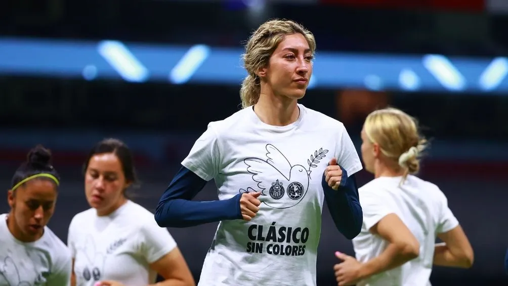 Orejel en un partido con América