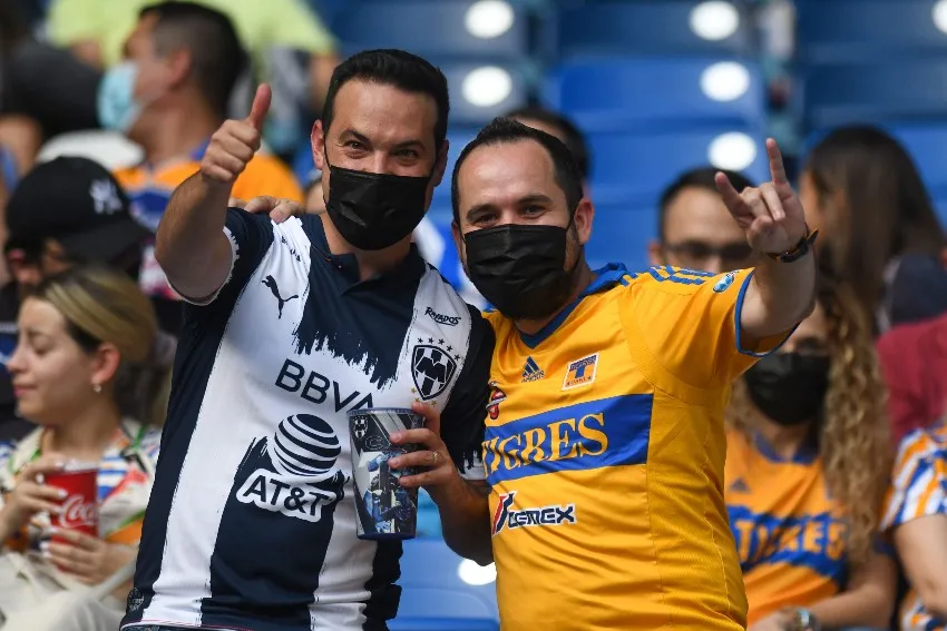 Hincha de Rayados y de Tigres juntos