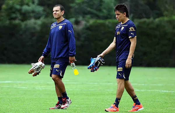 Lozano y Velarde en un entrenamiento con Pumas