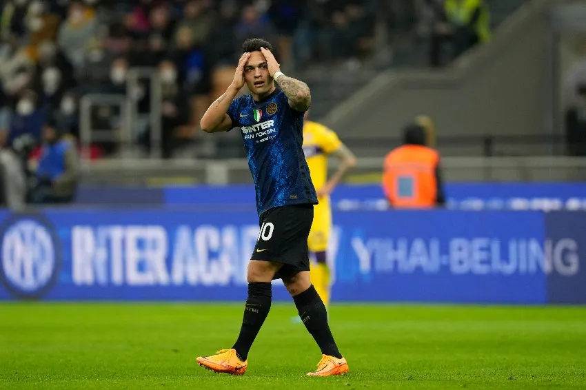 Lautaro Martínez tras fallar una clara de gol vs Fiorentina
